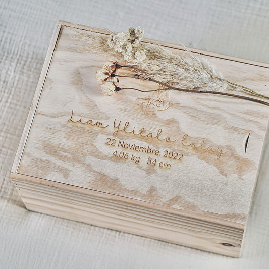 Caja de madera grande vacía para regalo