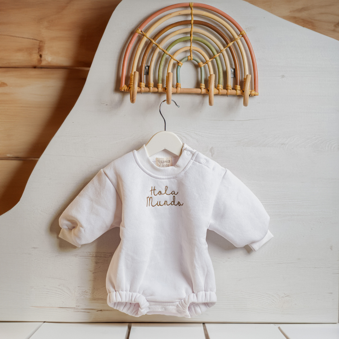Kit caja de regalo chica para bebé con sonajero y disco "Hola Mundo" de regalo