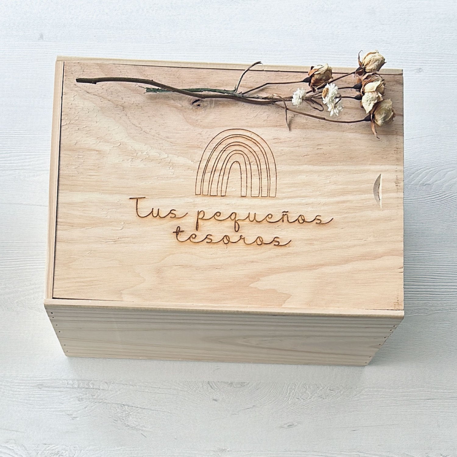 Caja de madera pequeña